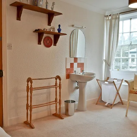 Daisy Bank Holiday home